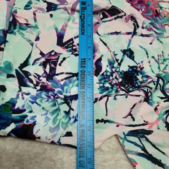 Bebe Women's Floral Cap Sleeve Wrap Style Knee Length Dress Size 8 - Picture 3 of 8